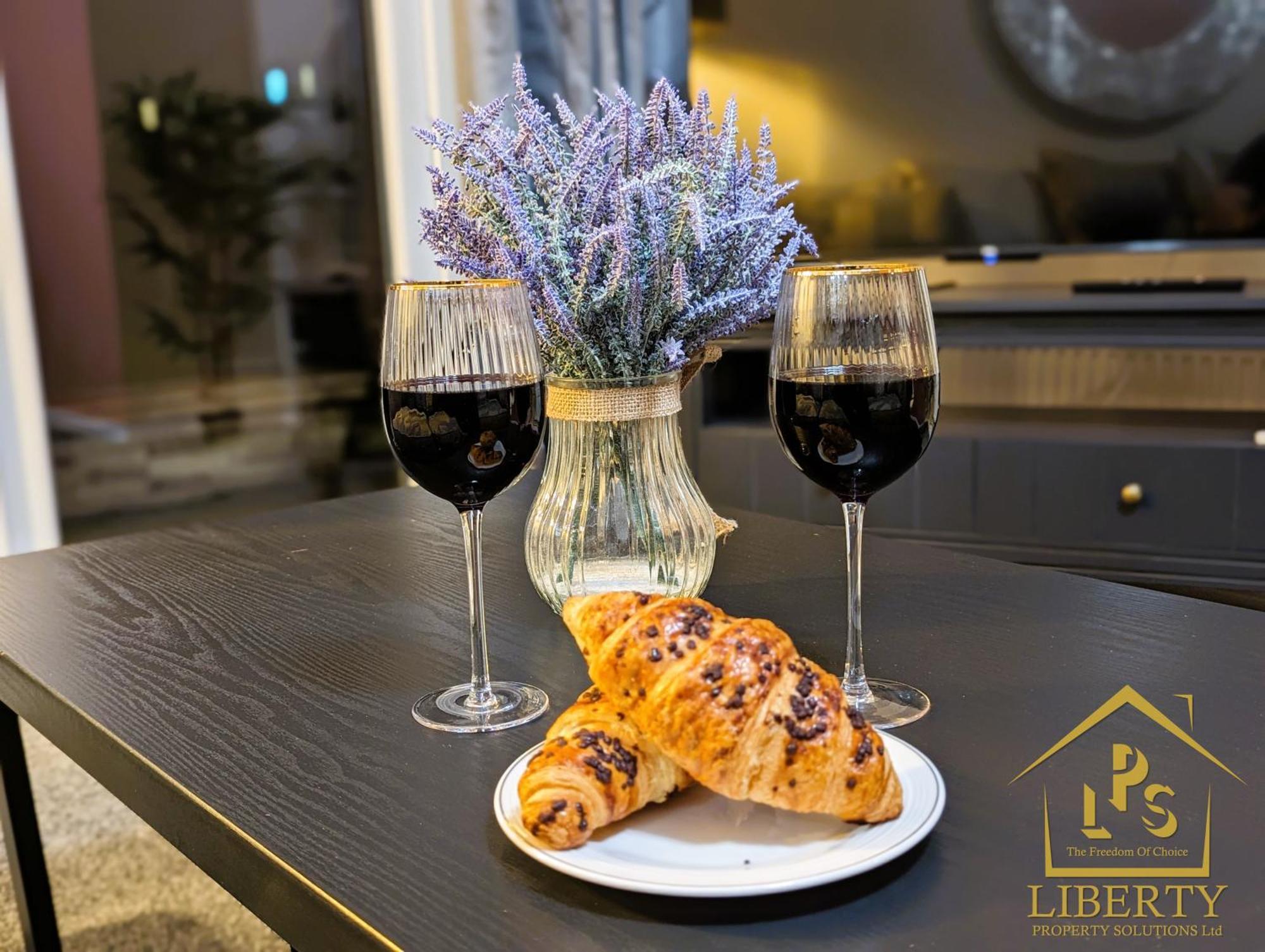 6 Guests * 4 Bedroom * Free Wi-Fi *Huntingdon Eksteriør bilde